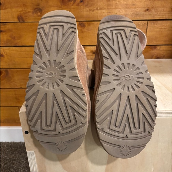 UGG Classic Mini Twist Boots with Plush Lining - Picture 5 of 11